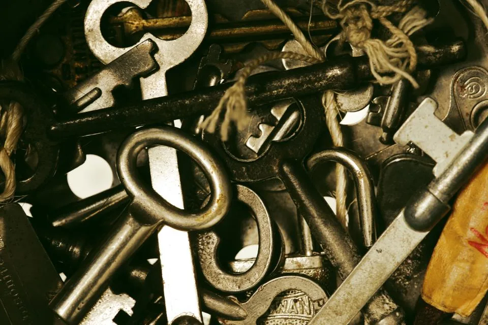 Pile of old keys and padlocks